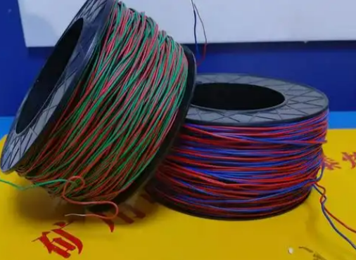 隆回放炮线的主要材质有哪些？不同材质的适用场景有何区别？