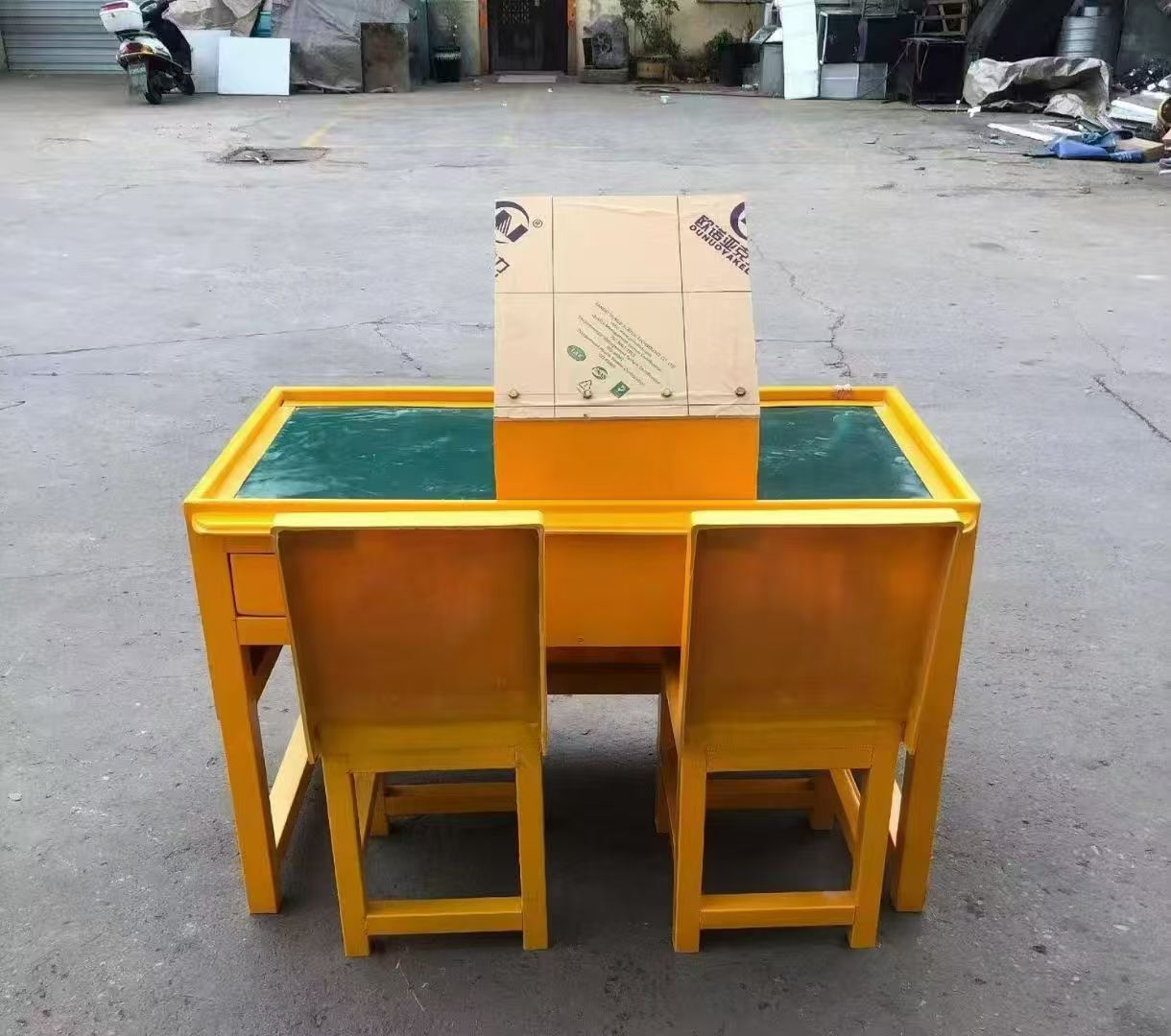 隆回防静电导通桌井下煤矿火工品发放桌：危险品流转的安全守护者